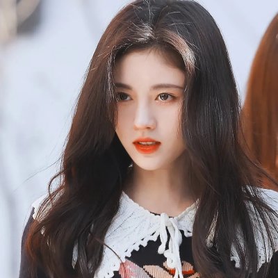 单车上的少女